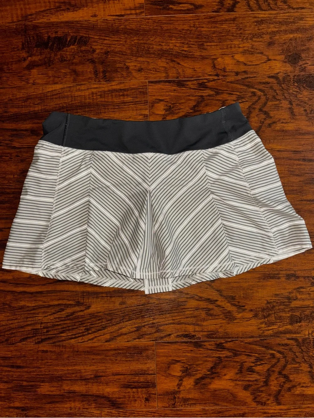 Lululemon Fast Cat Skirt Built-in Shorts Grey White Stripe Pleated Tennis Skort